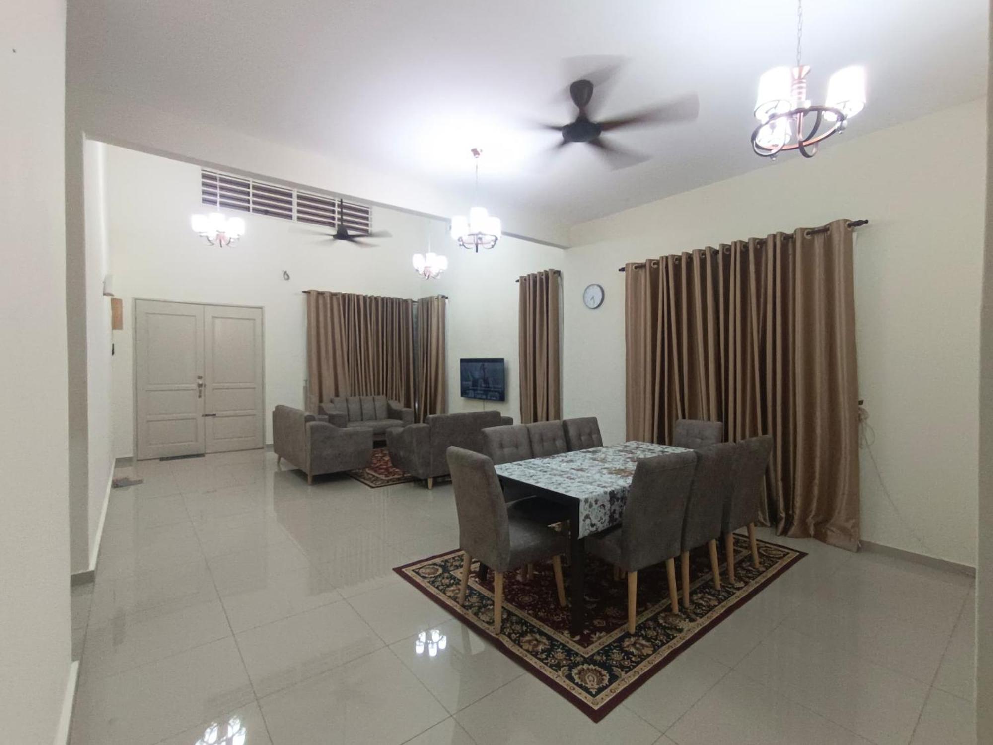 Nouri'S Homestay Melaka Bagian luar foto